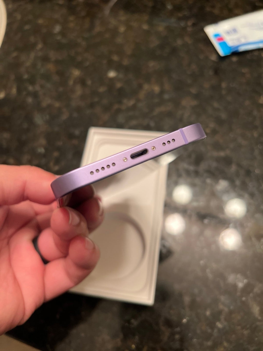 Apple iPhone 12 64 GB in Purple( Unlocked ) 2Z97