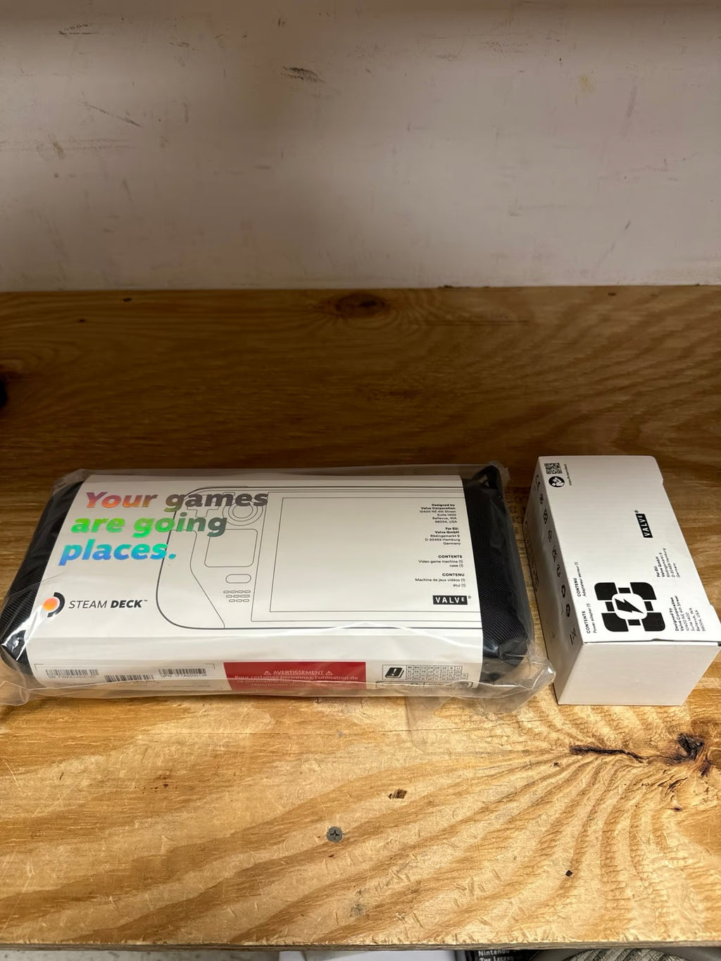 Valve Steam Deck 256GB With Power Adapter V004284-30 7K52