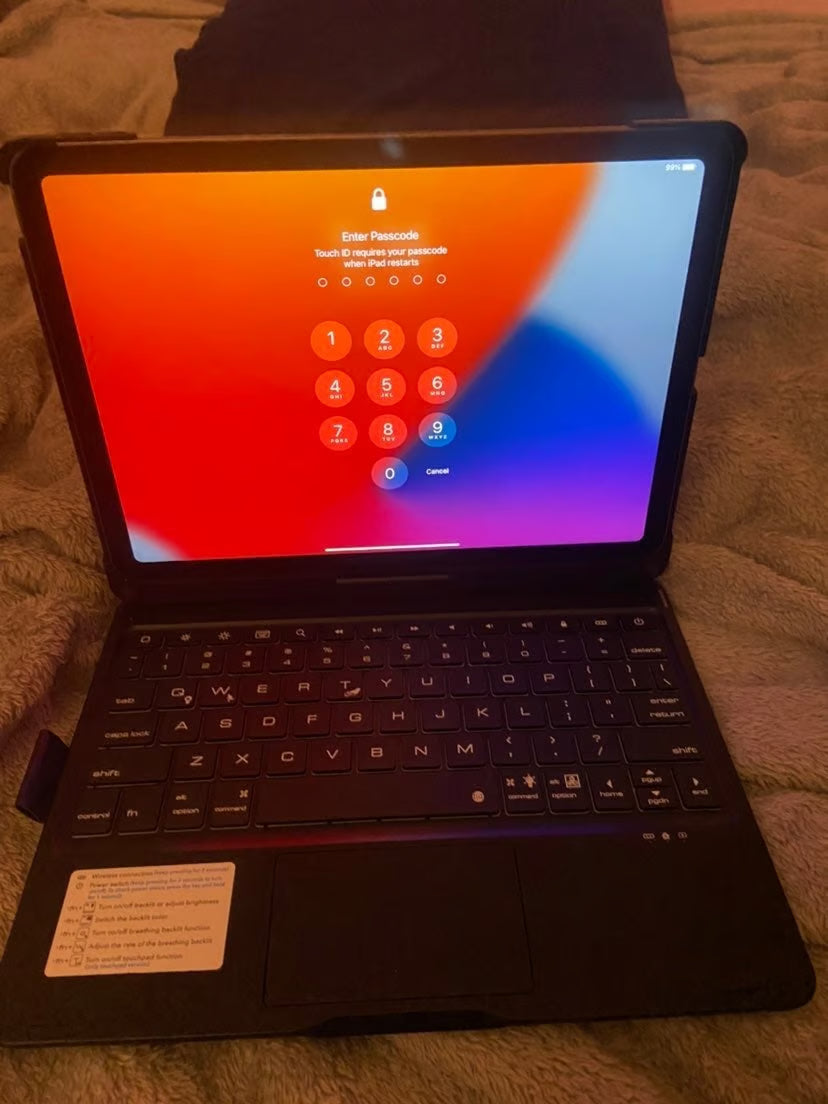 Apple Ipad Air 4th Generation w/ lighted 9G32