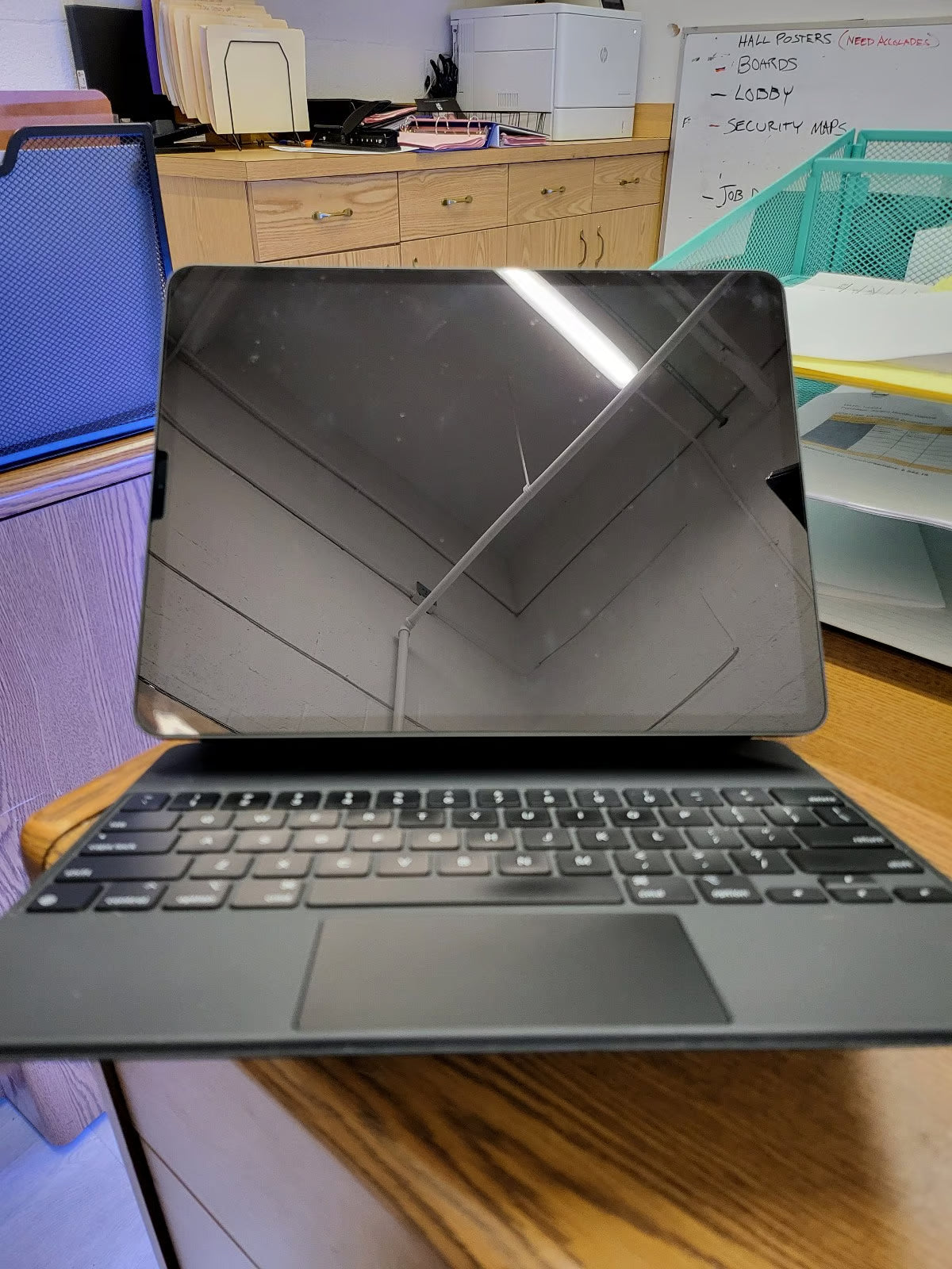 ipad pro 4th generation with Magic Keyboard and Apple Pencil 2 5R76