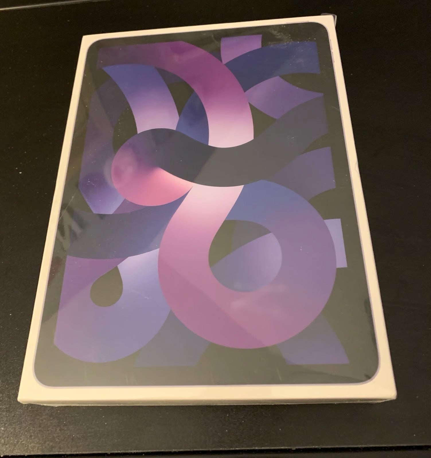 Apple iPad Air 5th Generation 64 GB in Purple-Brand New 8W91