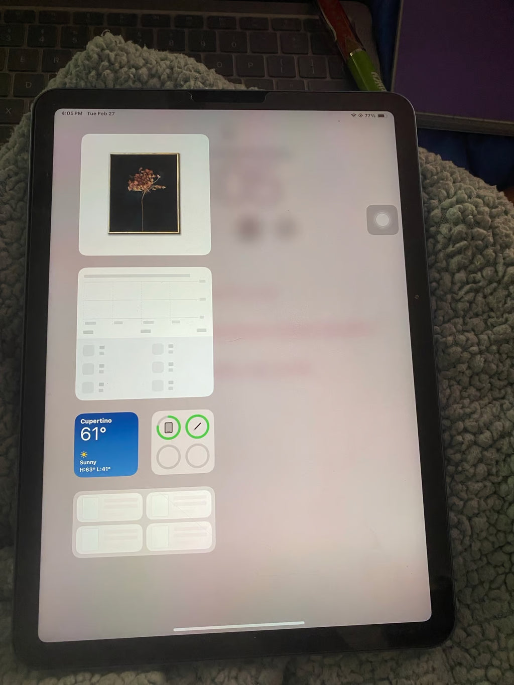 Apple iPad Air 5th Generation 8W81