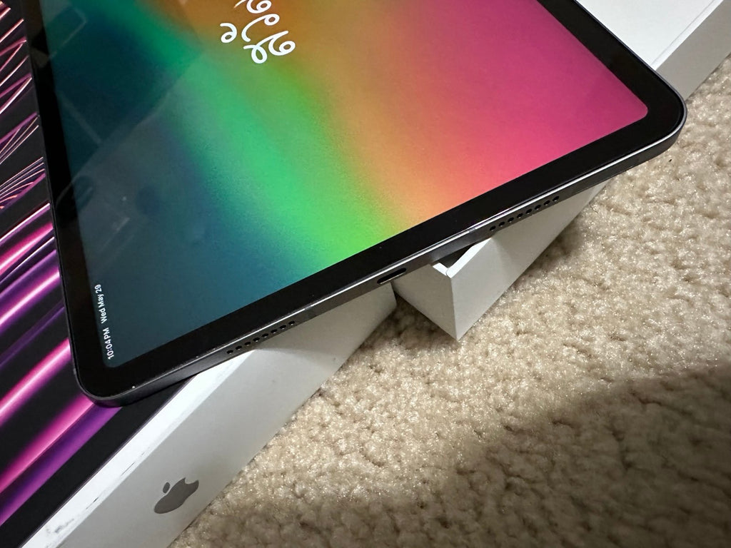 Apple iPad Pro 11�?4th Generation 1 TB in Space Gray 8Z37