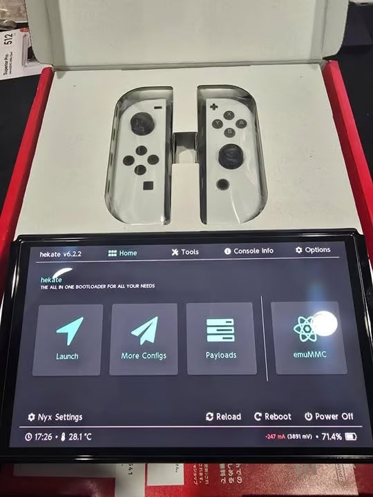 Nintendo Switch OLED white with picofly and 512GB sd card in new condition. 5Q16