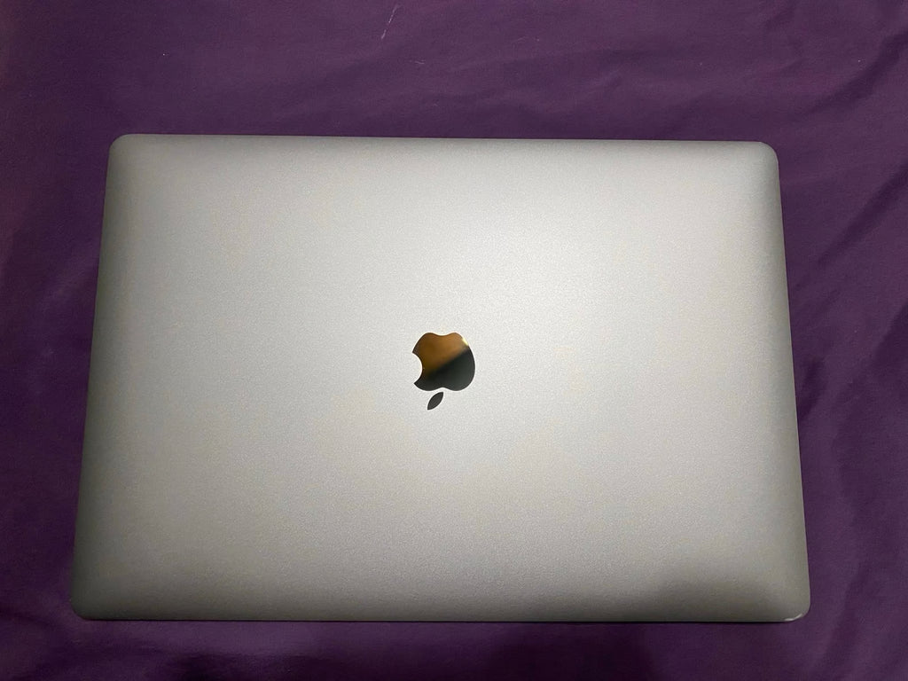 MacBook Pro 2019 Core i9 32gb Ram 512gb ssd 15 inch touchbar Radeon Pro Vega 16 5S88