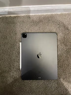 iPad Pro 4th generation (12.9�? (128gb) 5J36