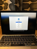 Apple MacBook Pro M1 3E15