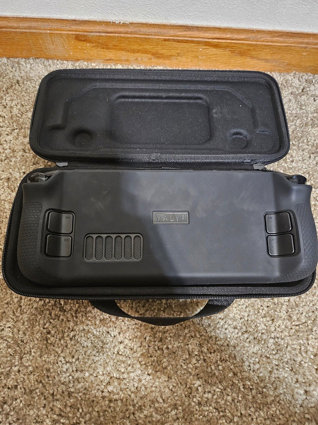 Steam Deck 64gb with 256 sd 9G22