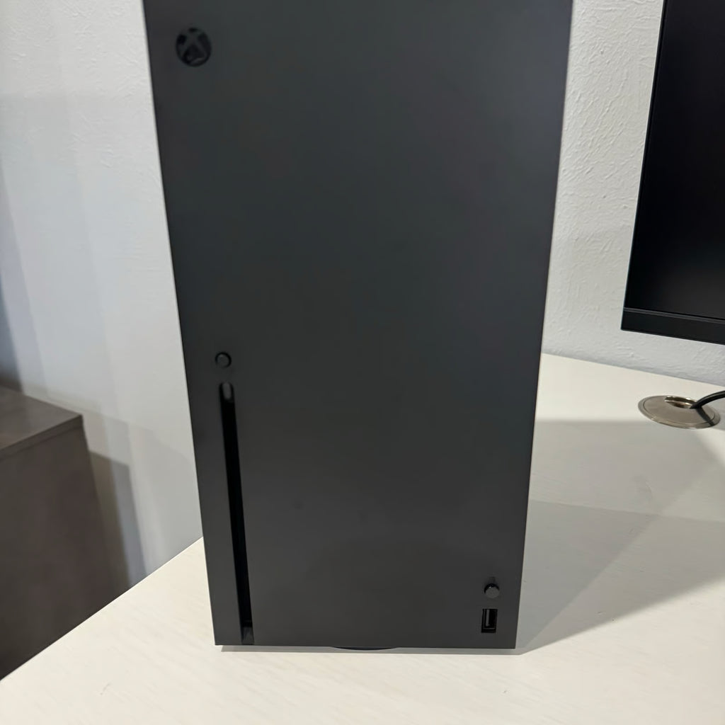 Xbox series X With Control & Headset 3O66