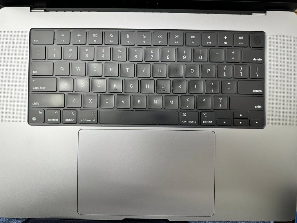 Macbook Pro 16in M1 Pro 10 Core CPU 16 Core GPU 512 SSD 3E96