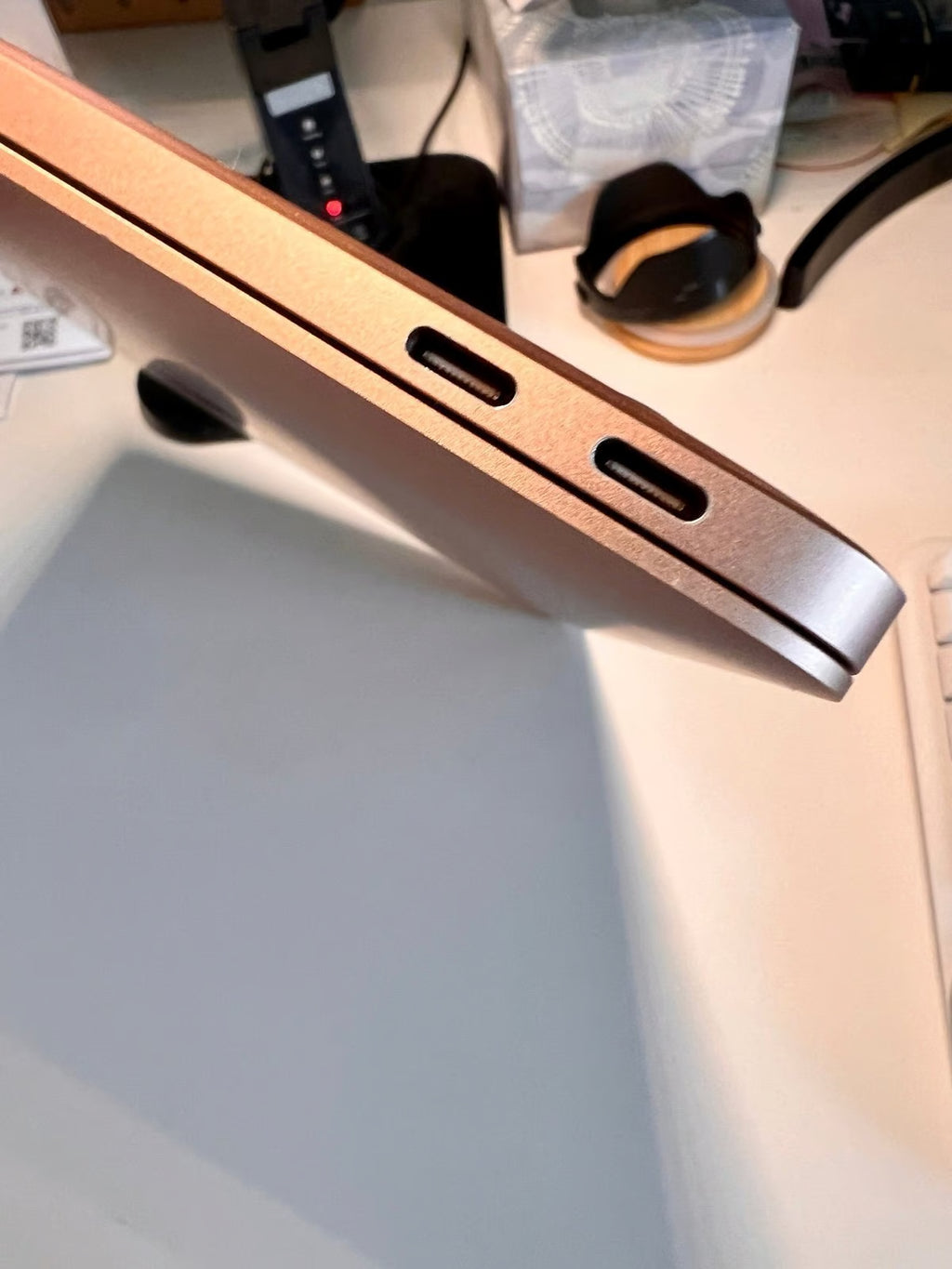 Apple Macbook Air A2337 13in.  M1 Chip 16GB RAM 512GB SSD Rose Gold 3H31