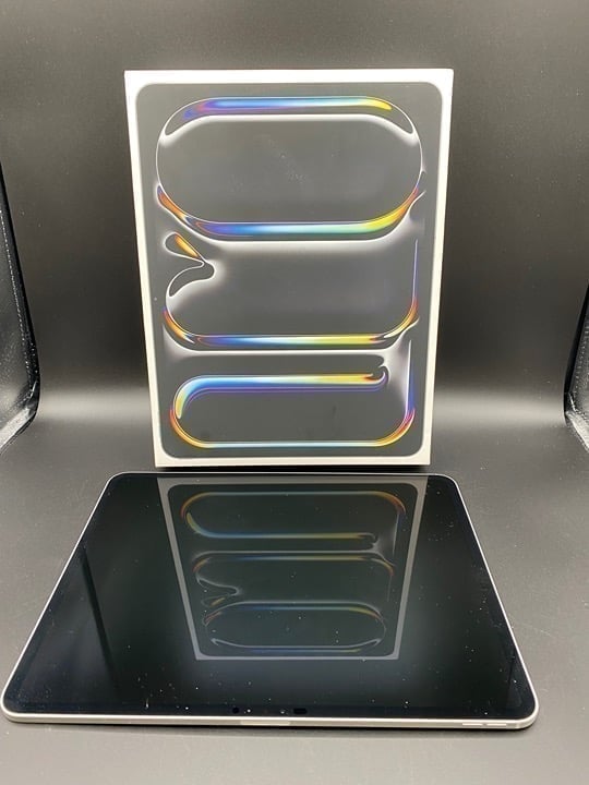 iPad Pro M4 OLED 256GB 7th generation 13"" with Magic Keyboard 5E66