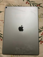 Apple iPad Pro 12.9�?2nd generation 64GB unlocked like new! 3M69
