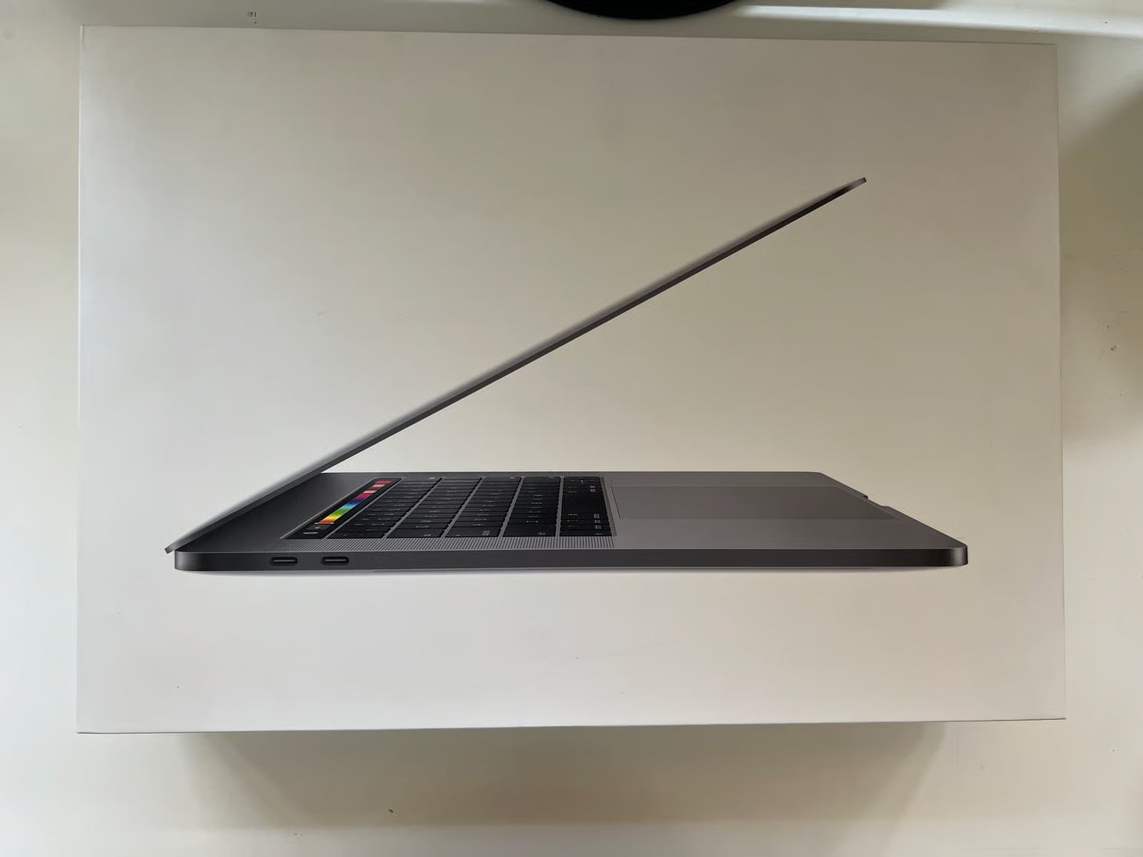 MacBook Pro 15inch corei9 Gray 8L26