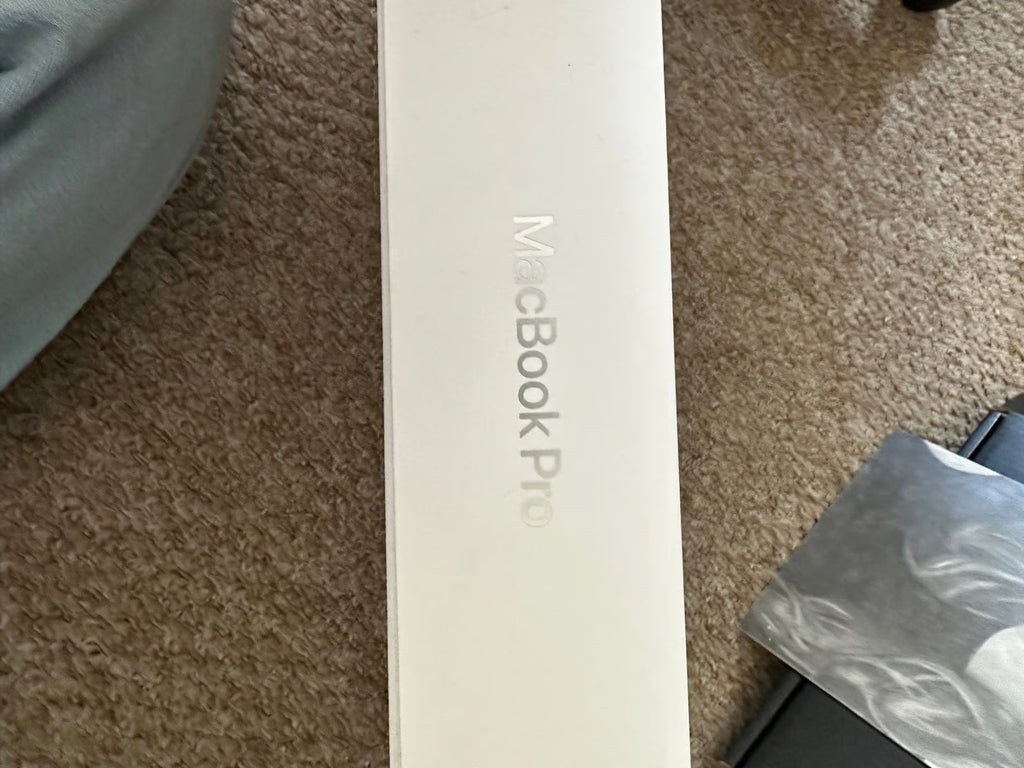 macbook pro 16 inch 2022 2L95