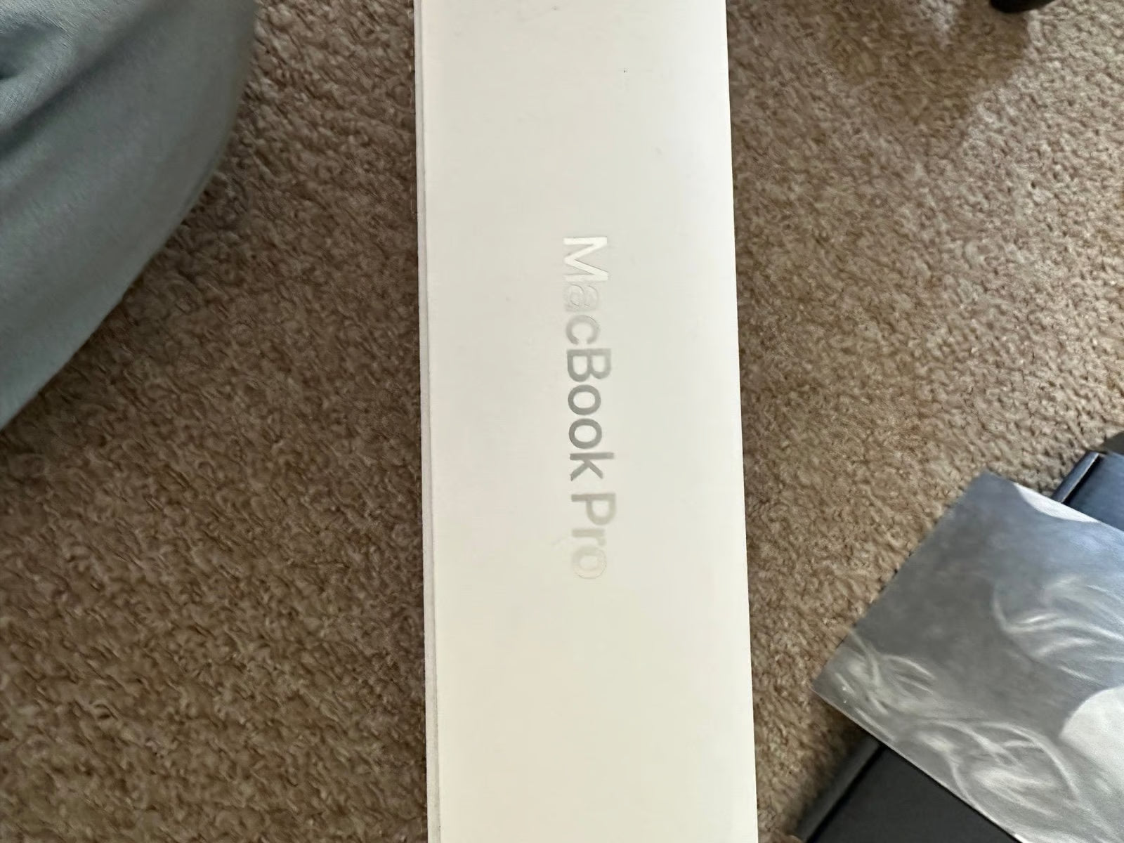 macbook pro 16 inch 2022 2L95