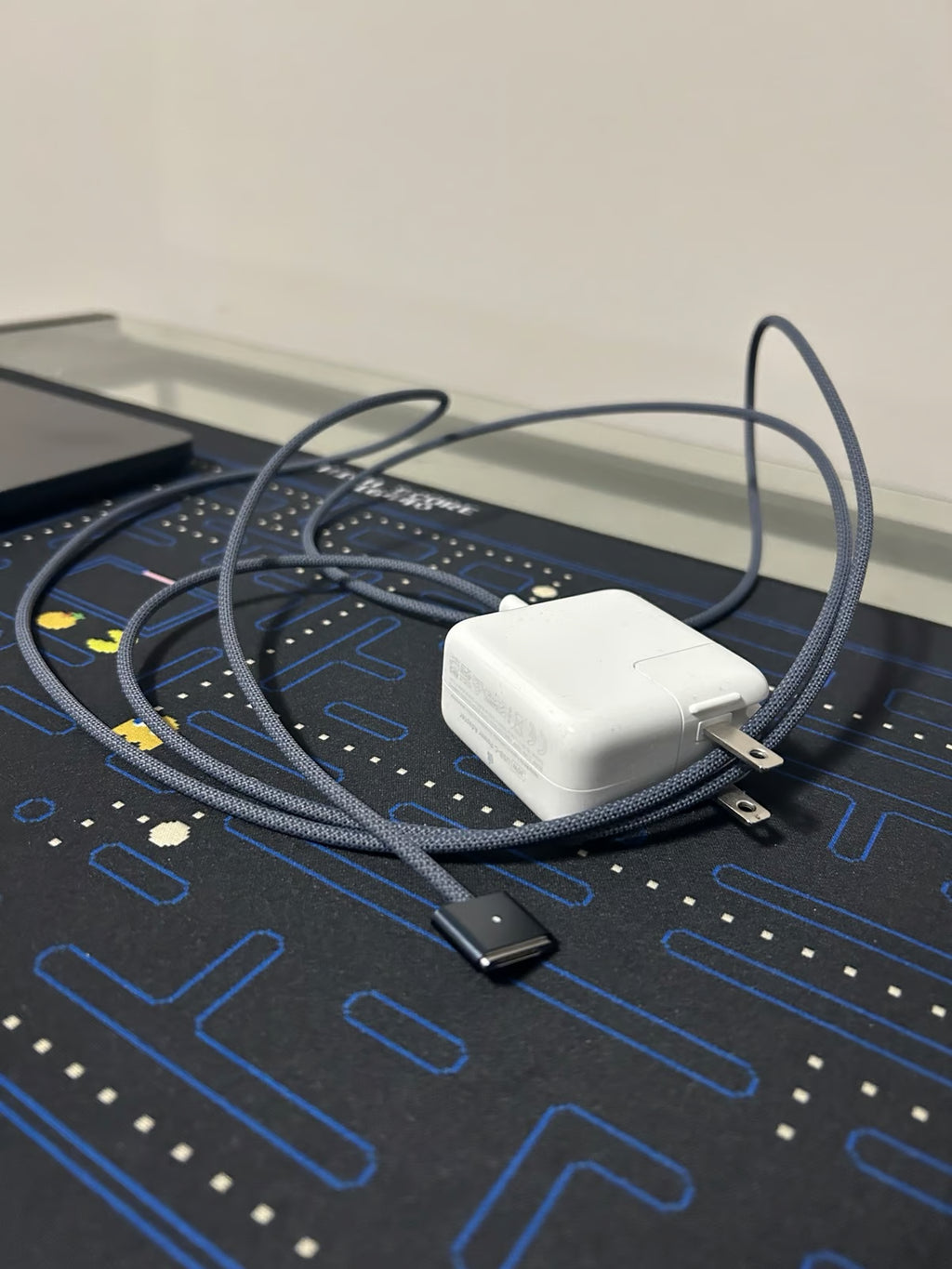 13-inch Macbook air with M2 chip 9O75