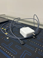 13-inch Macbook air with M2 chip 9O75