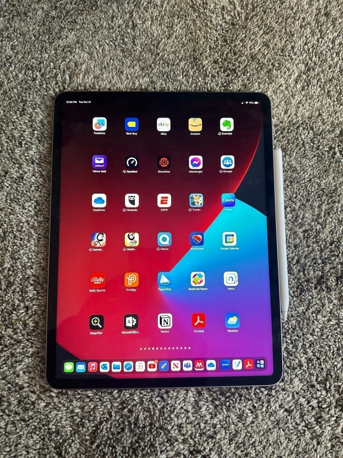 Apple iPad Pro 6th Generation 1 TB 12.9�?w/Apple Pencil and Magic Keyboard 5T85