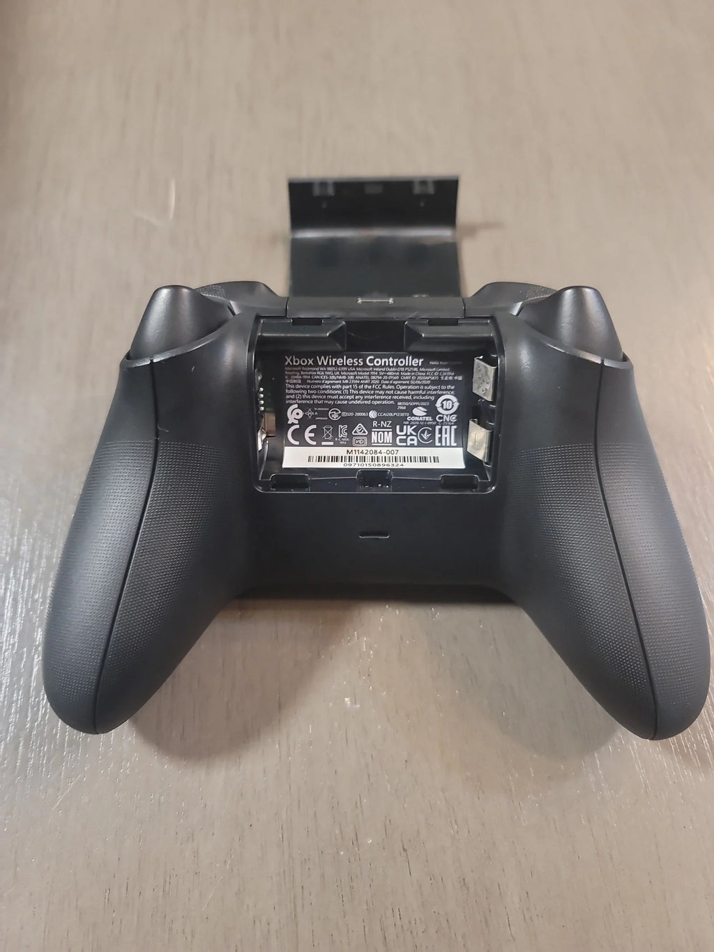 Xbox Series X 1 TB SSD with Controller Battery Charger 3K29