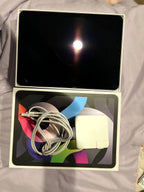 Apple iPad Air 4th Generation 64 GB 7P53