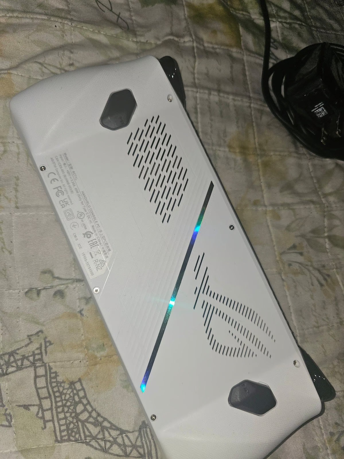 ASUS rog ally z1 extreme 1W73