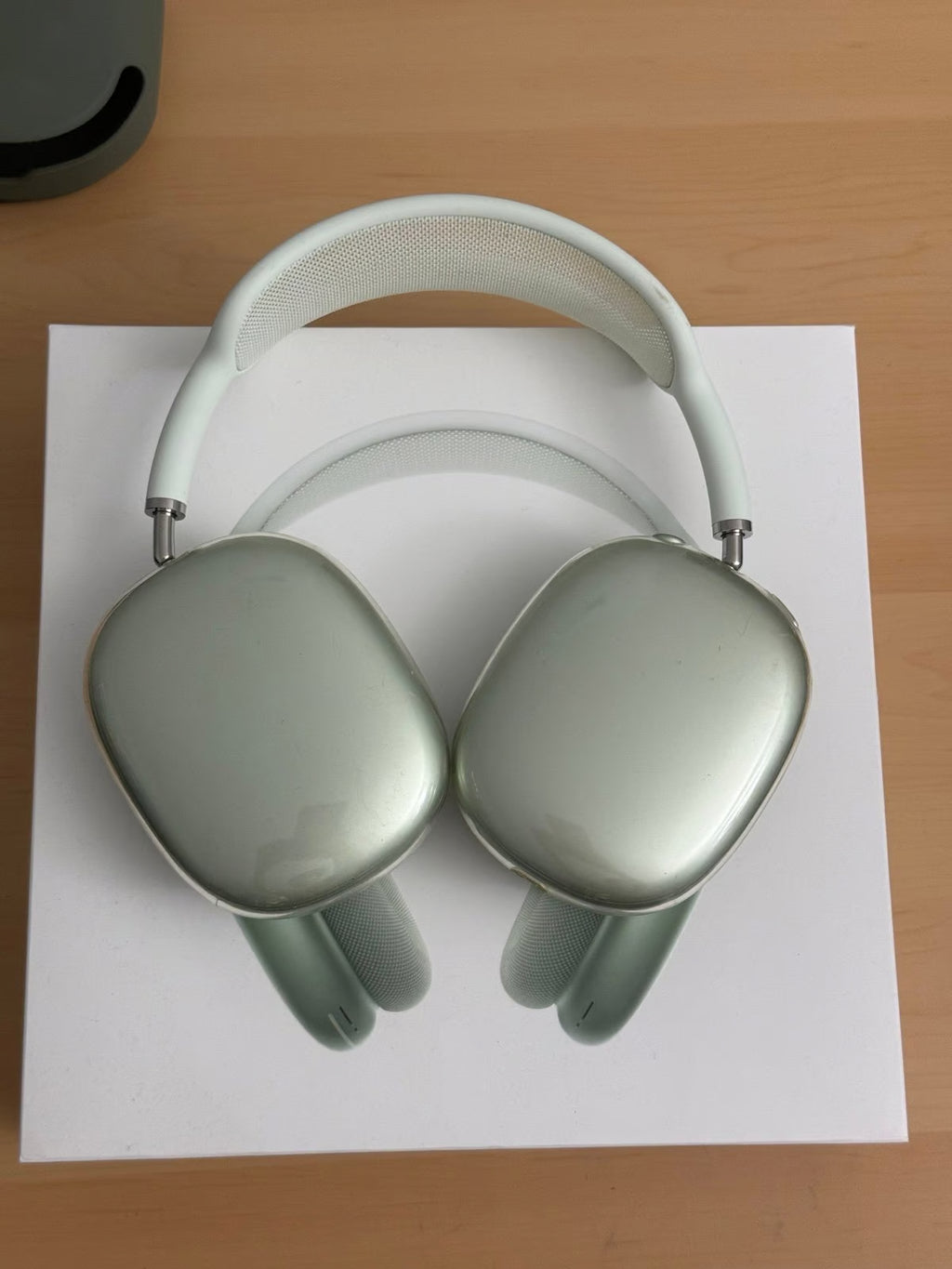 AUTHENTIC Apple AirPods Max Green 3B72