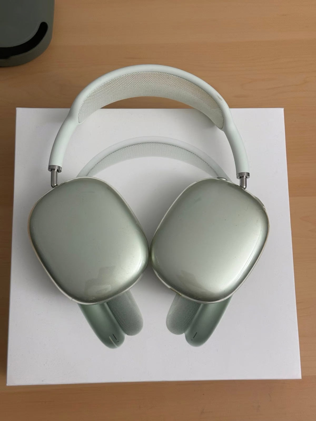 AUTHENTIC Apple AirPods Max Green 3B72