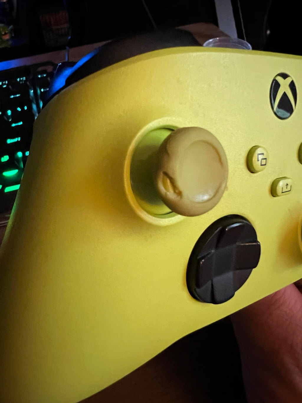 Xbox Series X + controllers 3V25