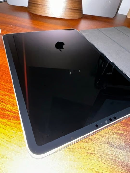 iPad Pro 11-inch 3rd generation Silver LTE 1L22