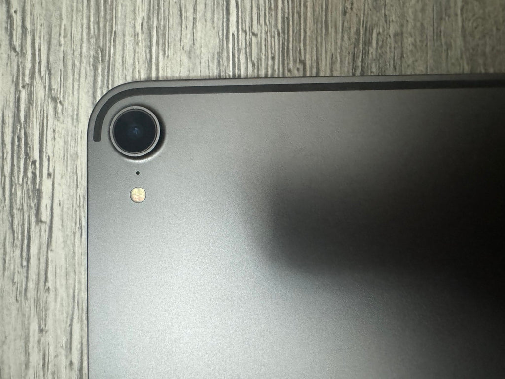 iPad Pro 3rd generation with Magic Keyboard 8T38