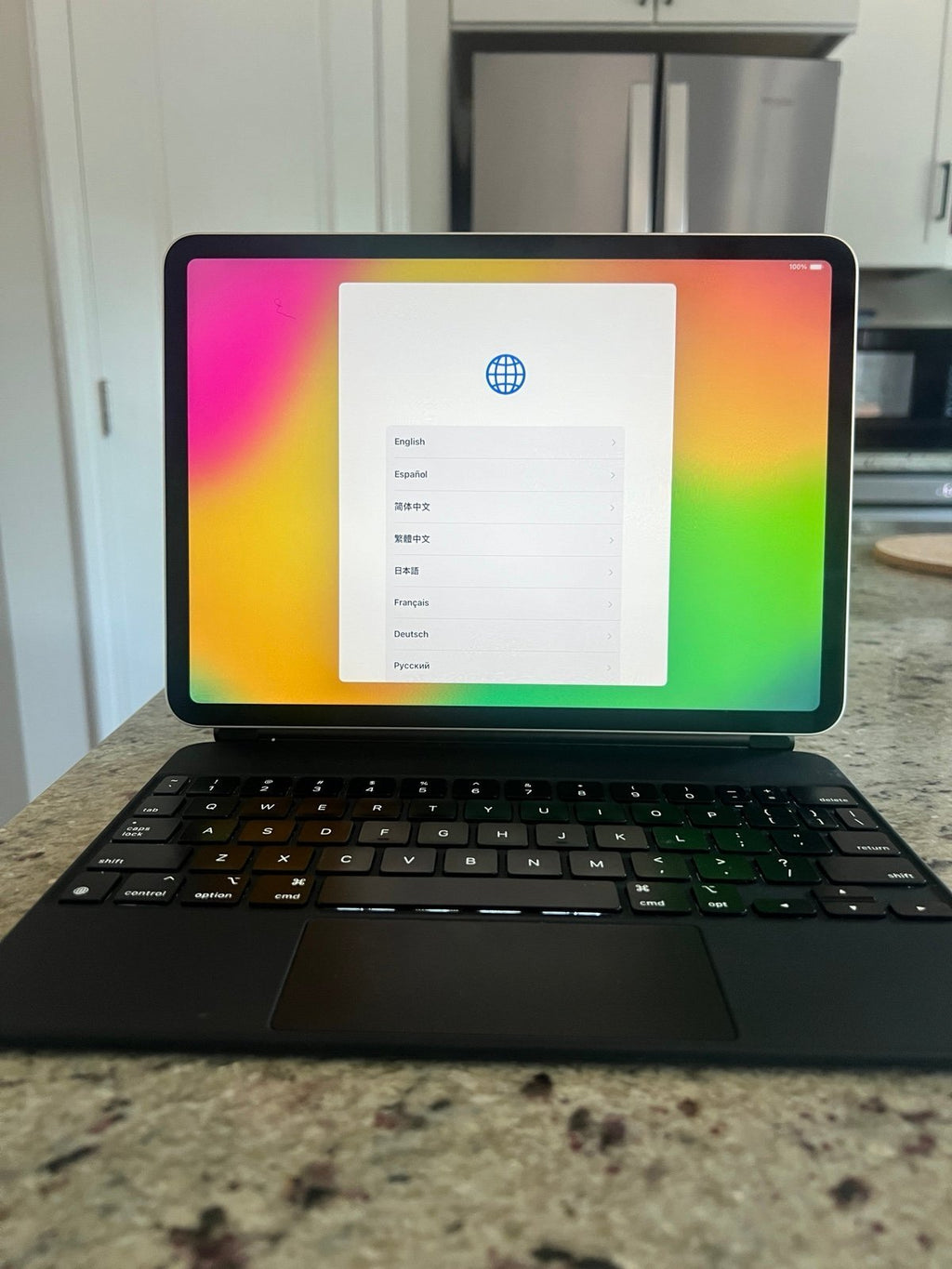 iPad Pro and magic keyboard 2G72