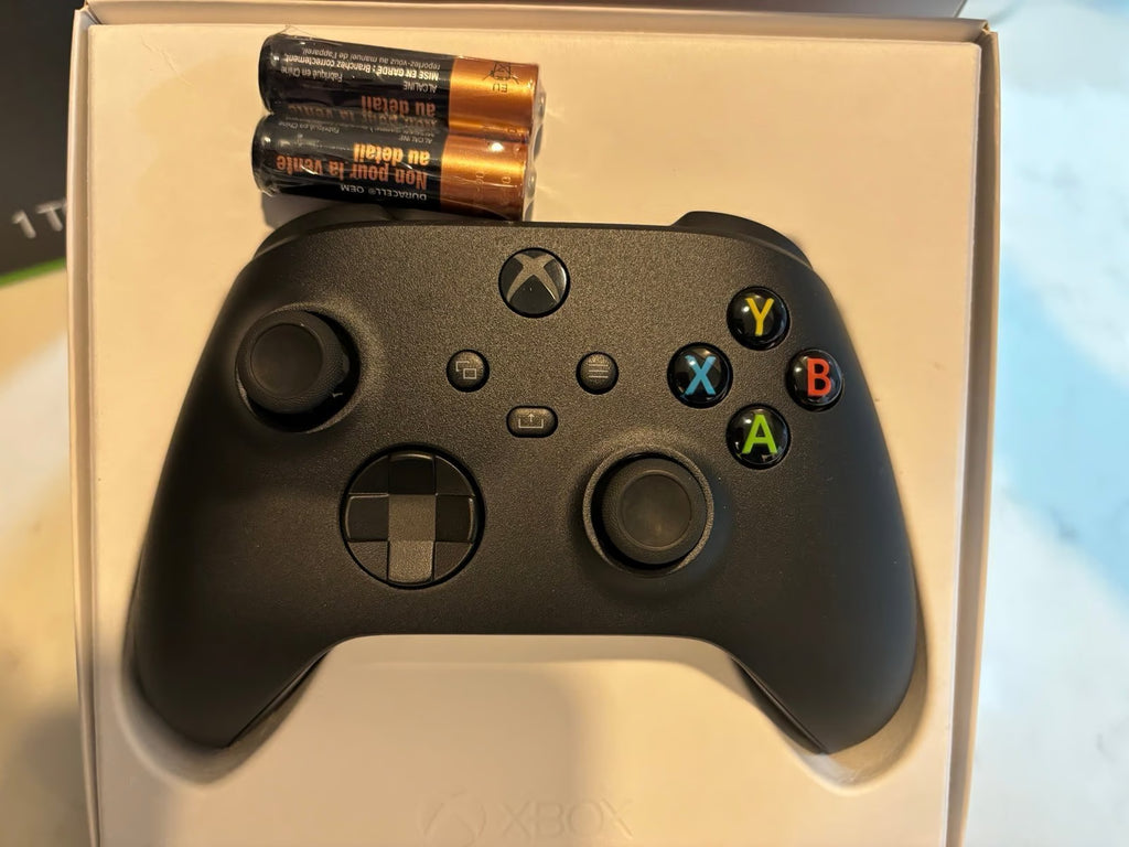 Xbox Series X + Second Controller - MINT condition! 6V11