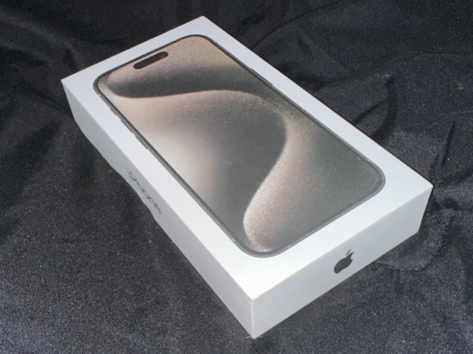 iPhone 15 Pro Natural Titanium 128GB - OPEN BOX - UNLOCKED 7W18