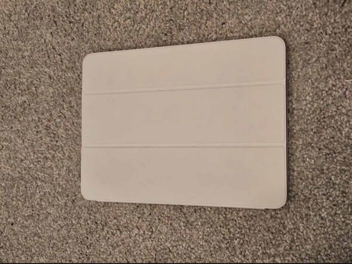 Apple iPad Air 5th Generation 64 GB in Blue 1R83