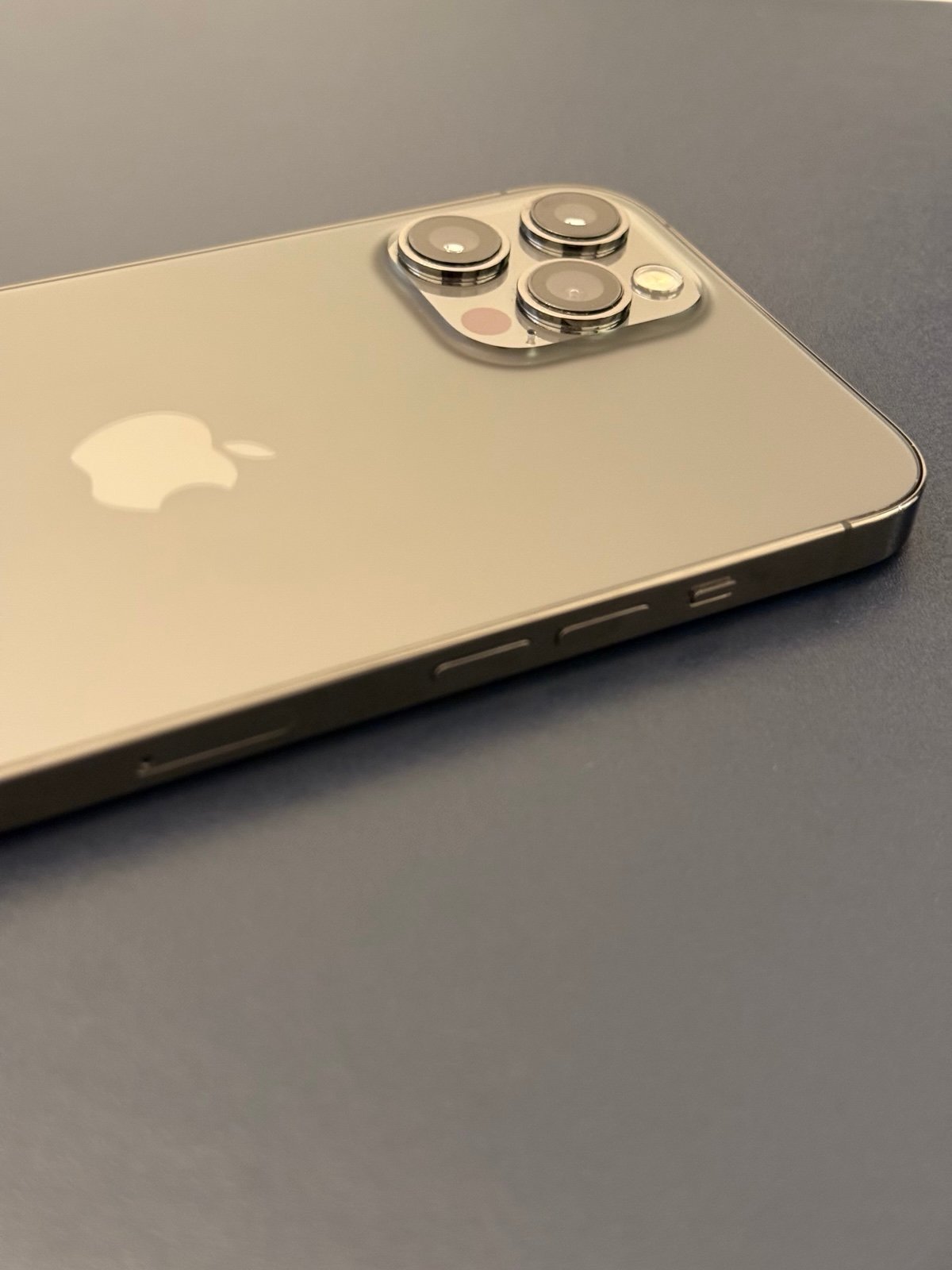 iPhone 12 Pro Max 128GB UNLOCKED 2M82