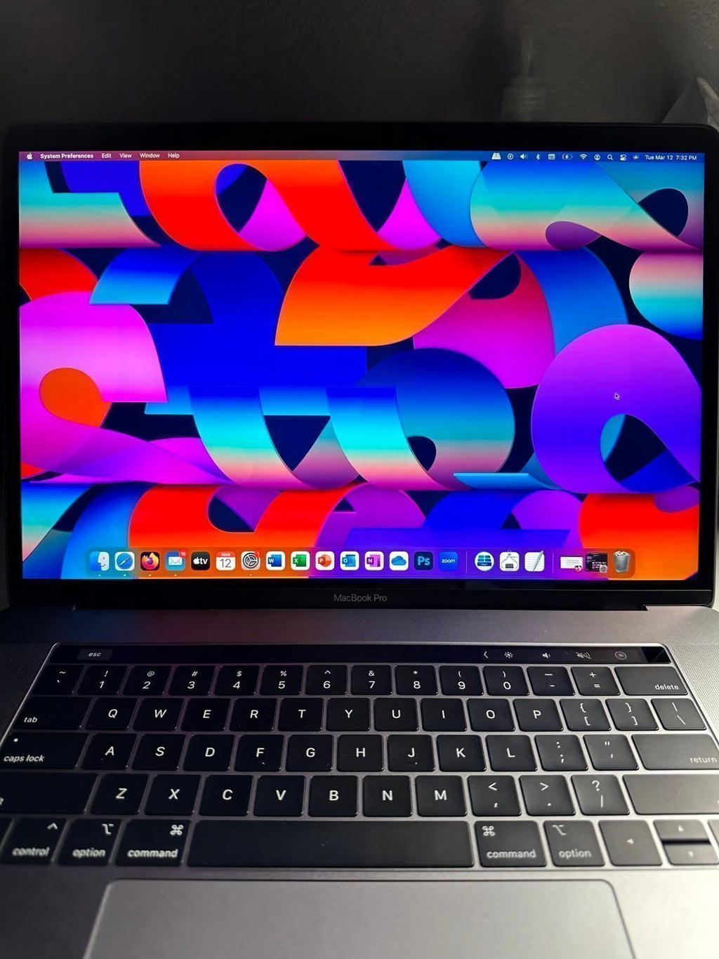 MacBook Pro 15鈥?(Mid 2018) 512gb SSD. i7 2.6GHz. New Condition 10/10 6O73