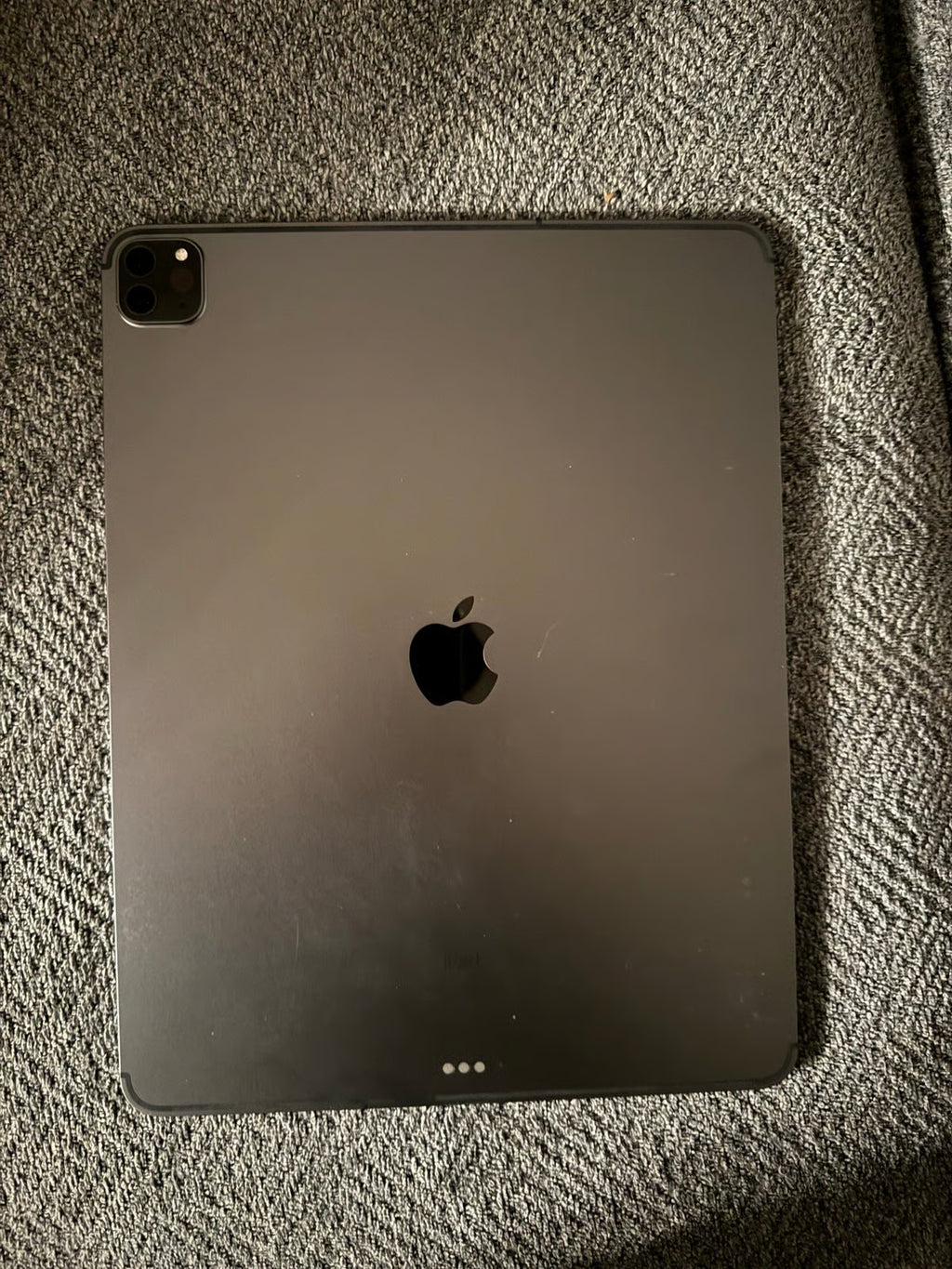 iPad Pro 12.9�?WiFi and Cellular 9M29