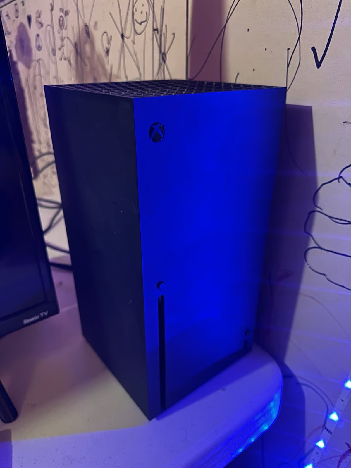 Xbox series X 1TB w/ controller & 2 games MK1 & DYING LIGHT 2 7Z27