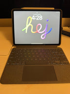 Apple iPad Pro M2 with Logitech Combo Touch and Apple Pencil 6Q31