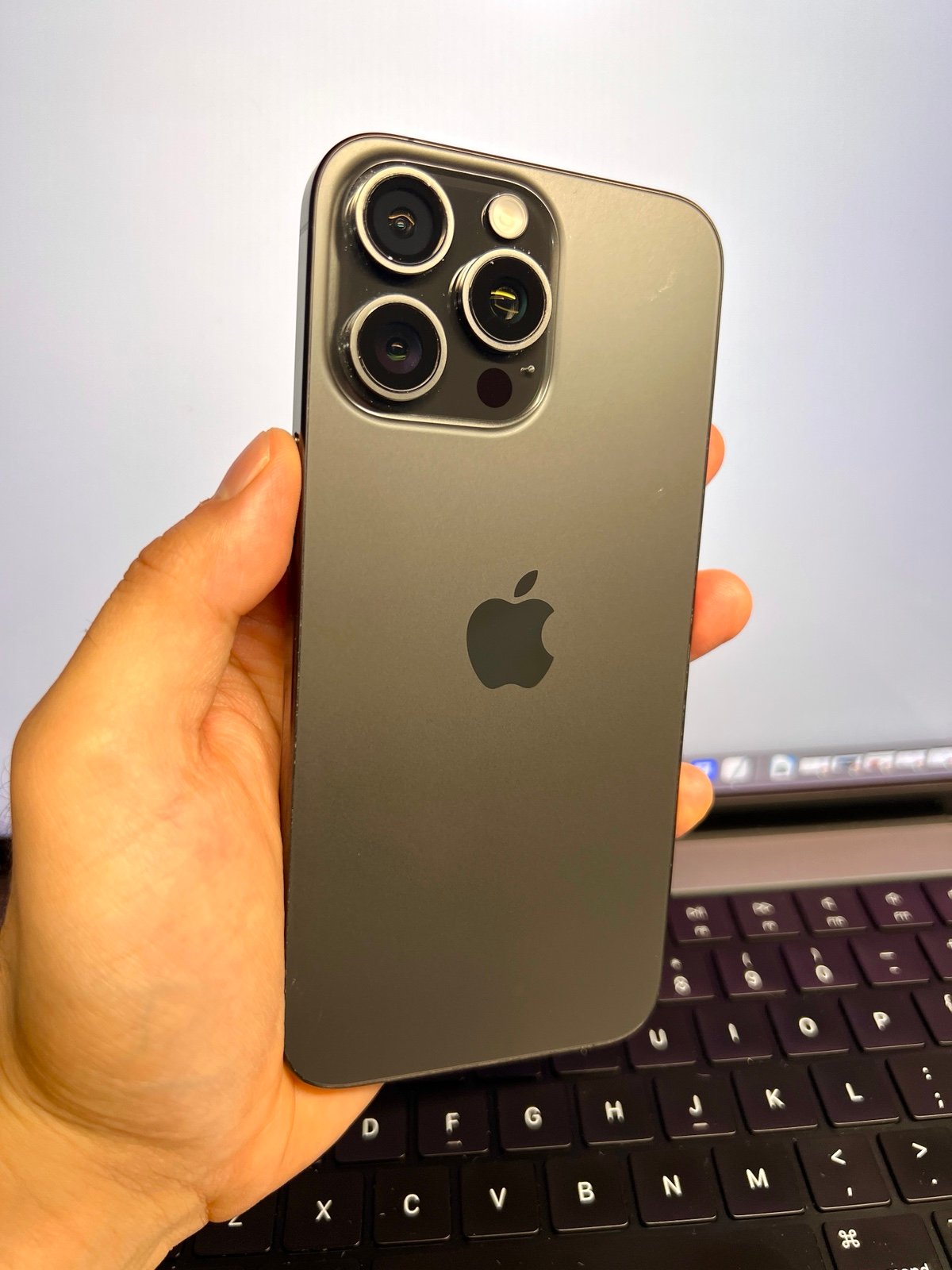 Apple iPhone 15 Pro Max Factory Unlocked (100% Batt) Black Titanium 256GB #20128 9C71