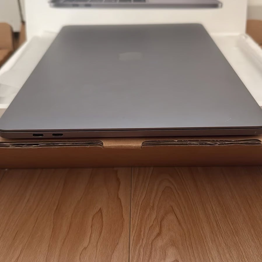MacBook Pro 13-inch 1H13