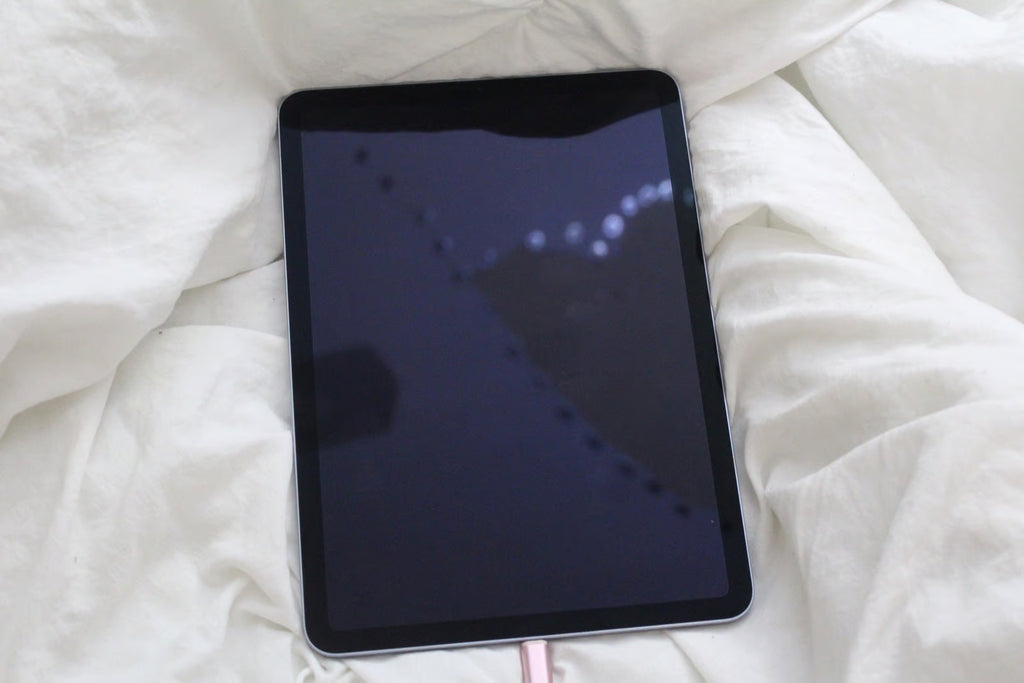 Apple iPad Air 4th Generation 256 GB in Silver 9G58