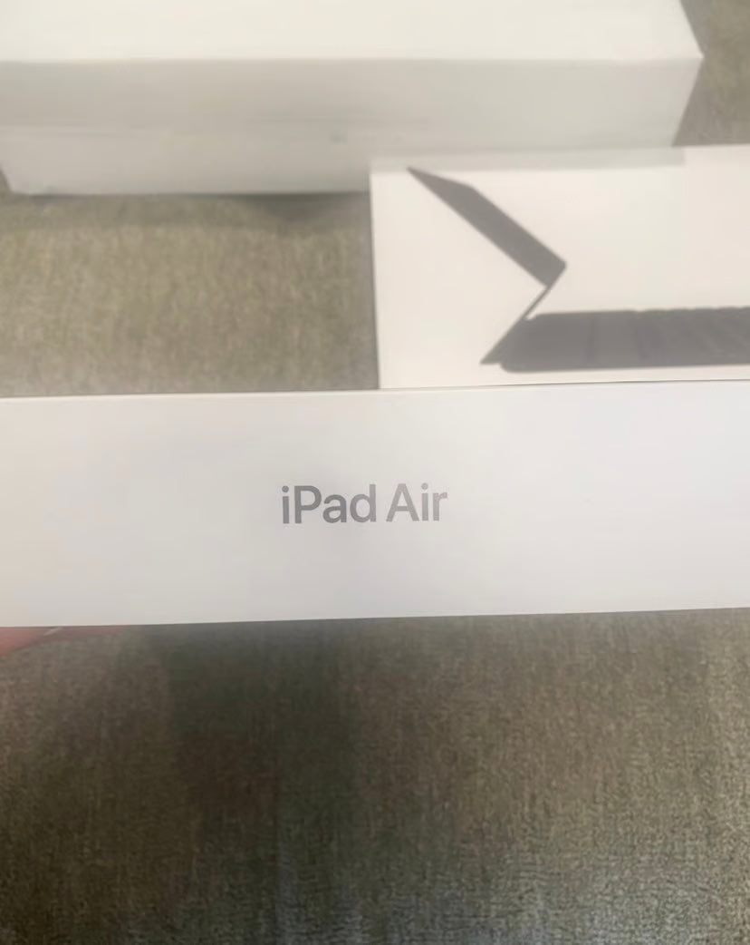 Apple iPad Air 4th Generation 64 GB in Space Gray with keyboard 5E96