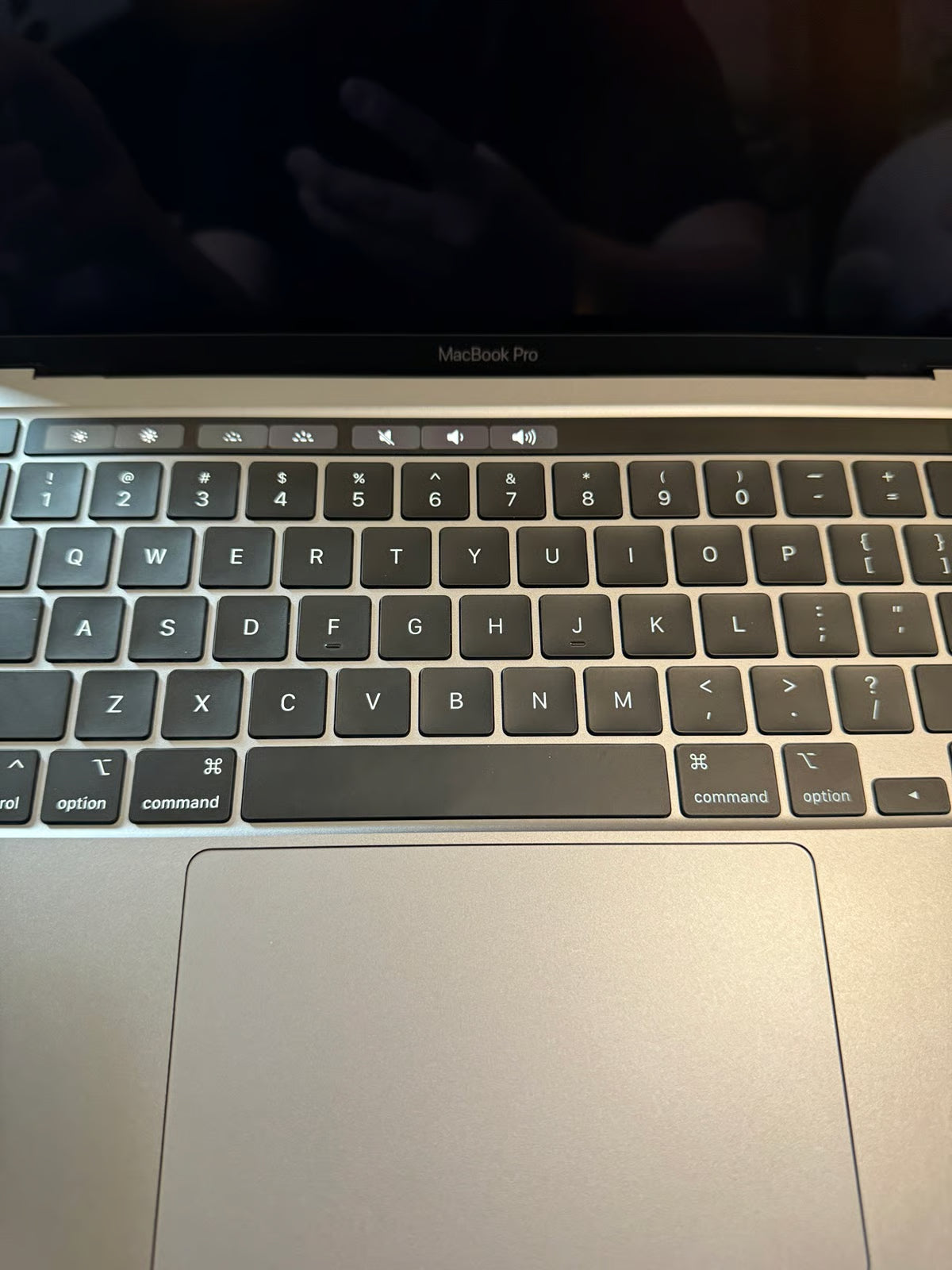 MacBook Pro 13 inch (2022) M2 8gb ram 256ssd 9E27