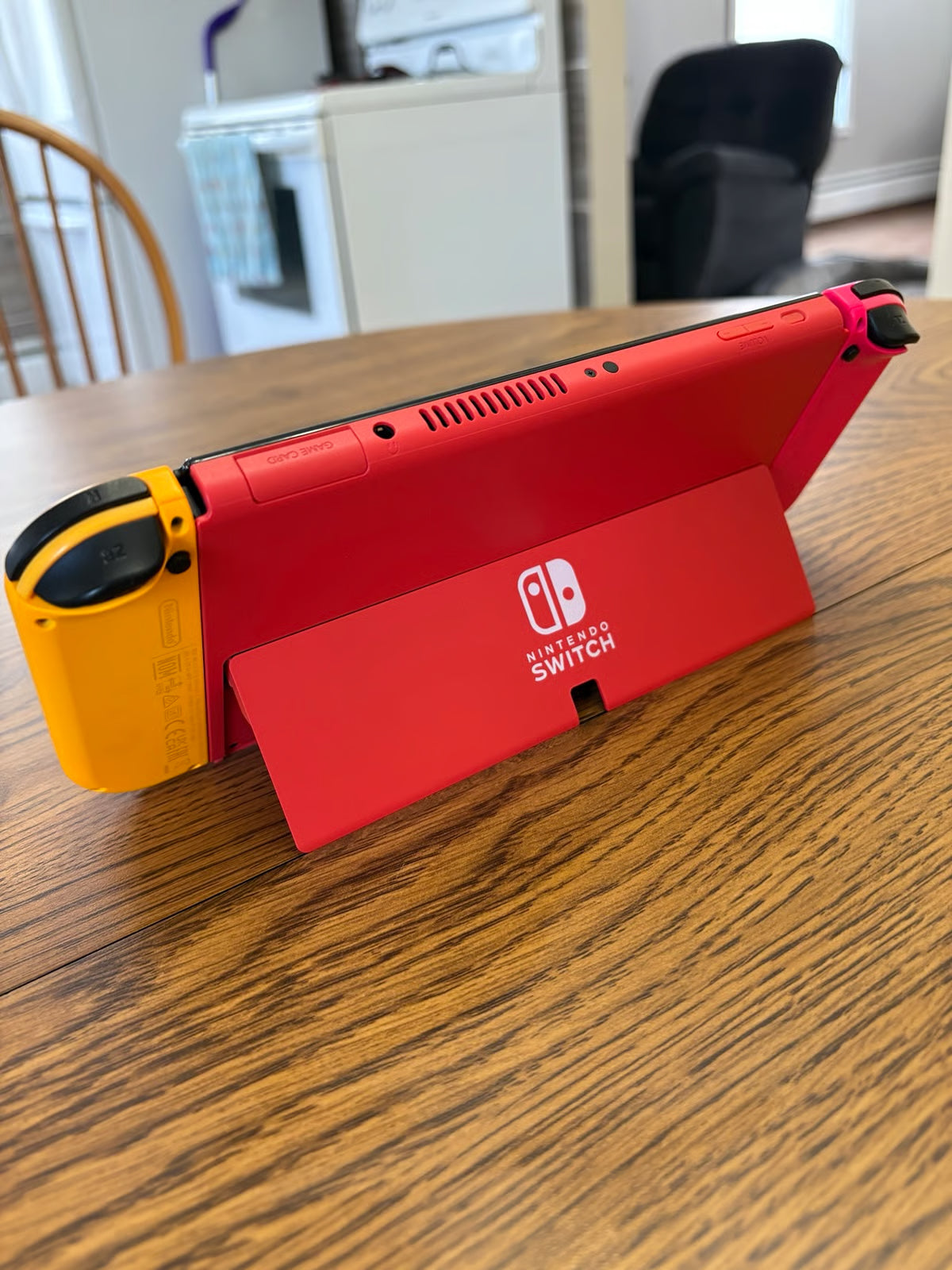 Nintendo Switch 8W23