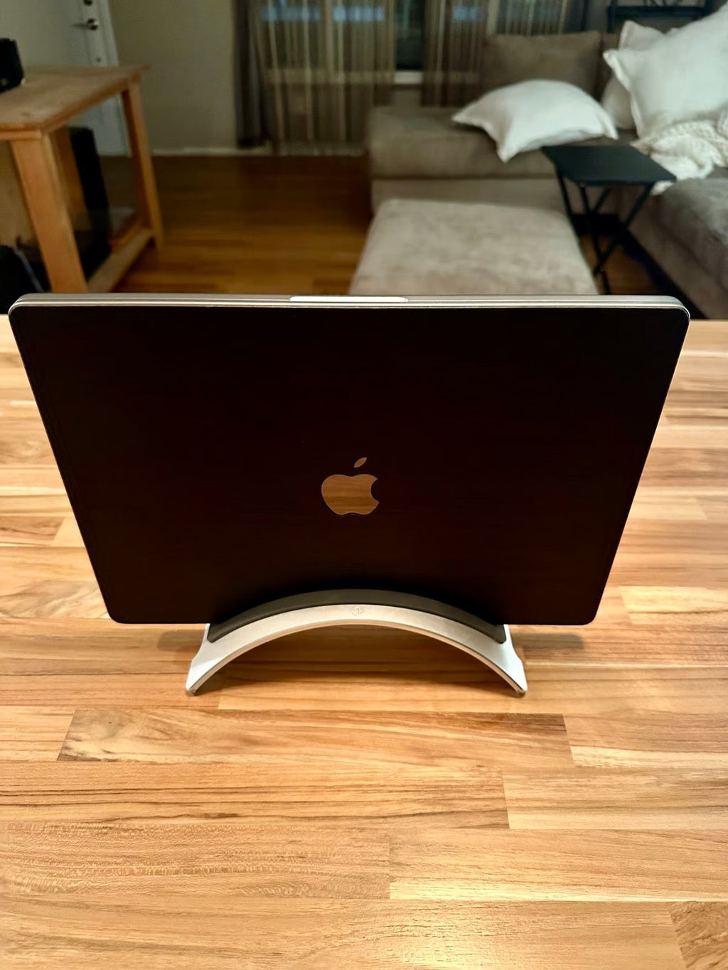 MacBook Pro m1 14 with AppleCare through 3/25 7R12