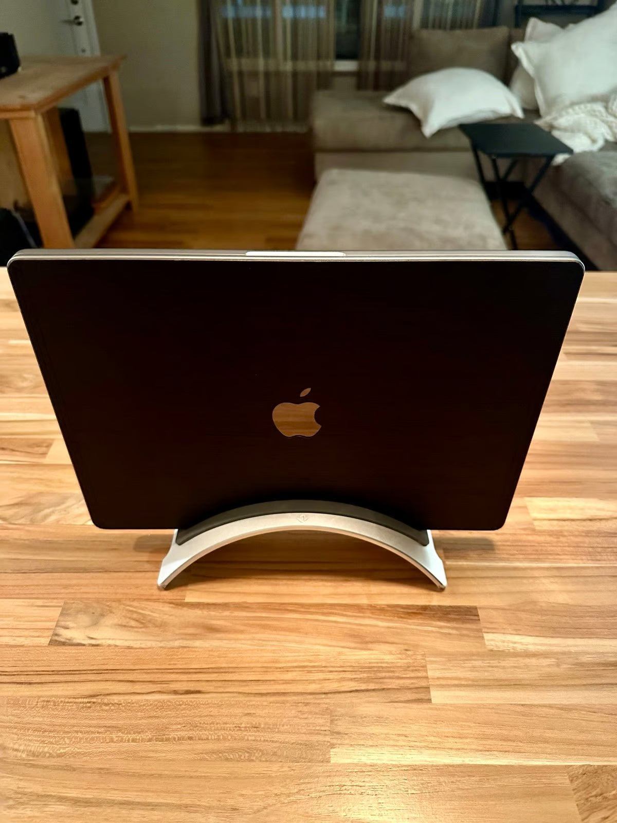 MacBook Pro m1 14 with AppleCare through 3/25 7R12