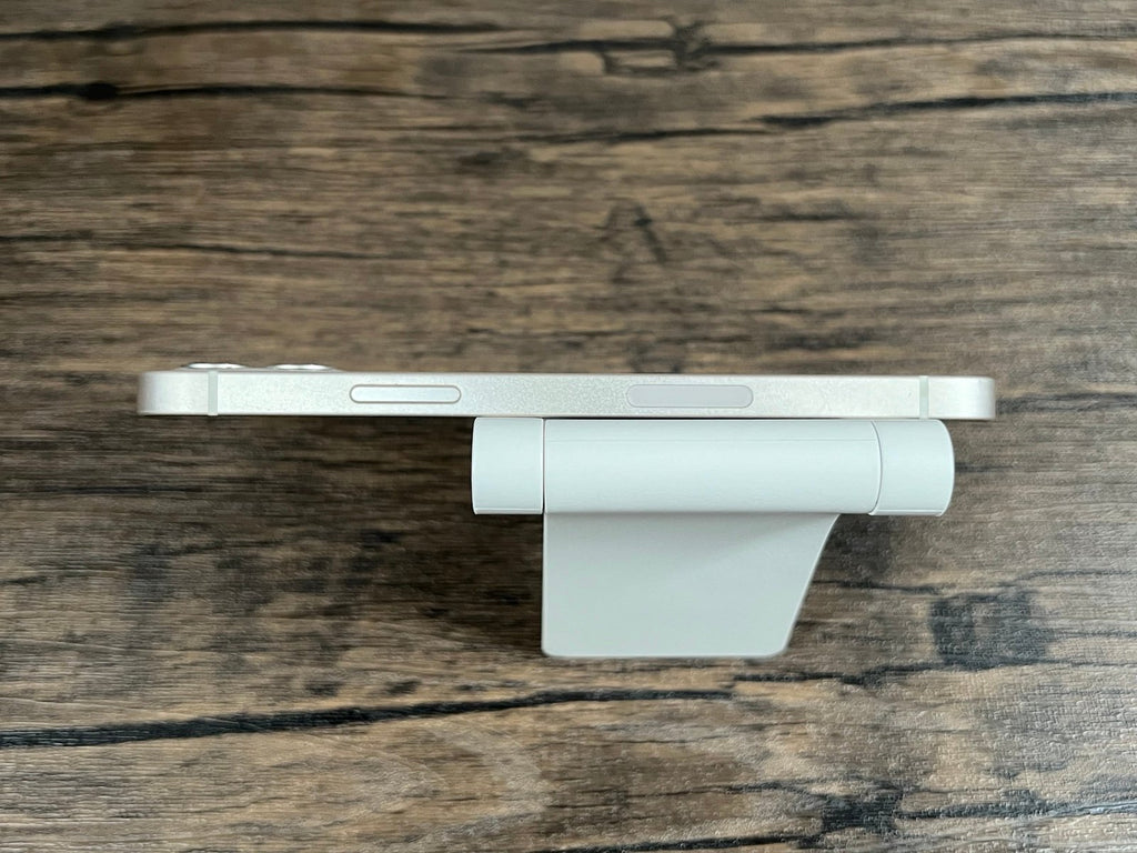 Apple iPhone 12 64 GB in White for Unlocked 8V15