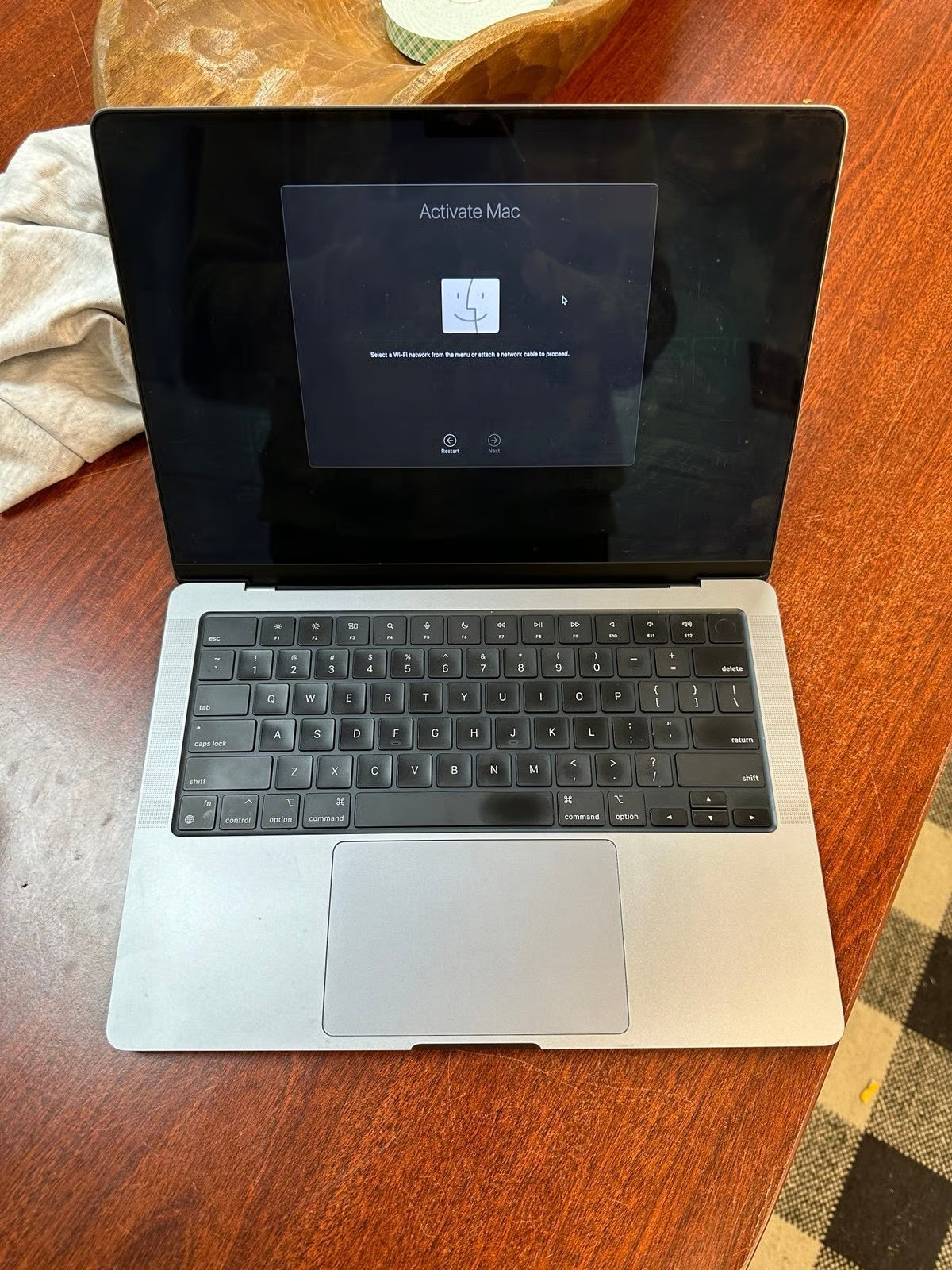 MacBook Pro M1 Pro 10-Core CPU and 16-Core GPU 14 Inch (Late 2021) 1TB SSD 6H76